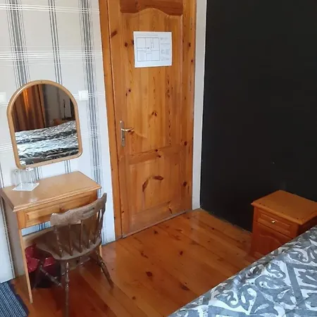 Pop Bogomil Family מלון